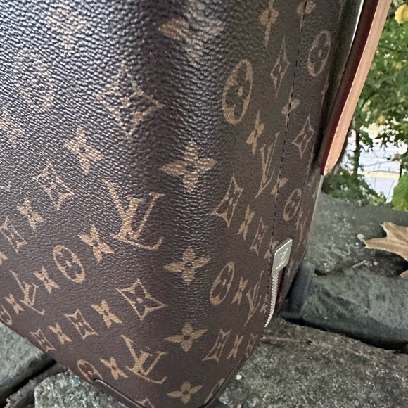 Louis Vuitton M23203
Horizon 55 - Picture 8 of 17